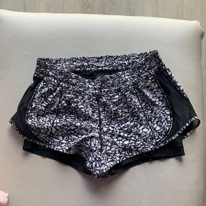 Lululemon built in spandex shorts